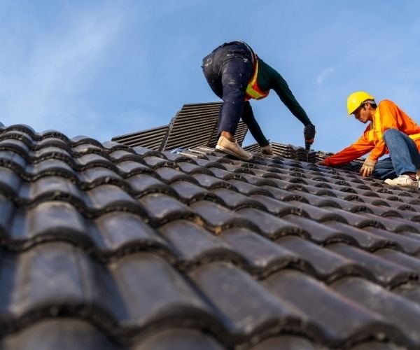 Dachreparatur vom Dachdecker